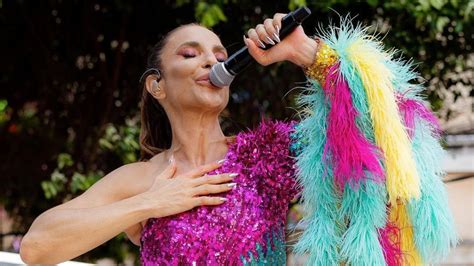 Ivete Sangalo Faz Anos E Ganha Homenagem Na Times Square Cnn Brasil