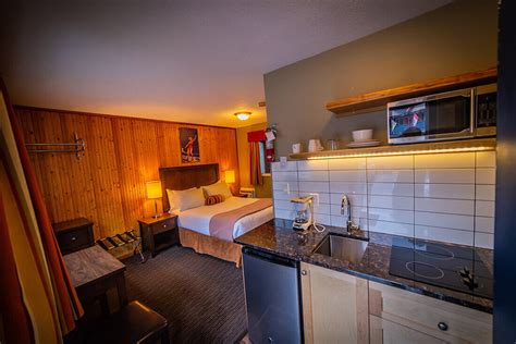 Kitchenette - Alpine Inn & Suites