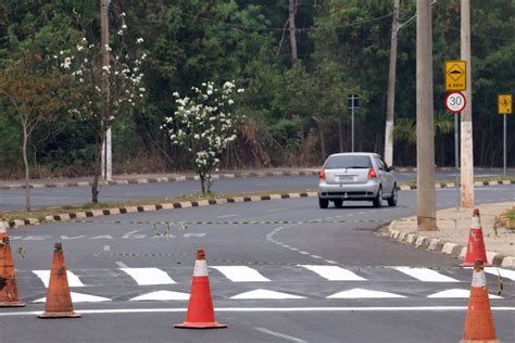 Faixas De Pedestres Recebem Nova Pintura O Regional