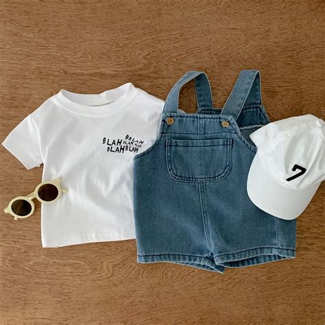 Conjunto De Camiseta E Macac O Jeans Branco De Manga Curta Macac O De