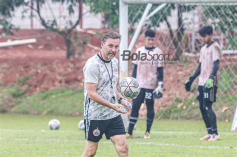 Hujan Gol Di Laga Internal Persija Michael Krmencik Cetak Brace