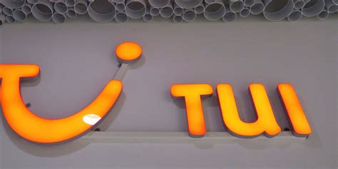 TUI AG Shares Jump on Swing to Profit, Record Revenue - Overpasses For ...