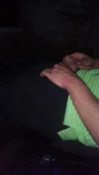 HOT MEN TAKING A PISS OUTSIDE ThisVid