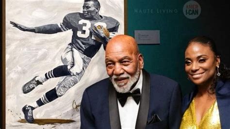 Moments After Saddening Loss Of Nfl Legend Jim Brown Wife Pens