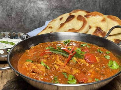 Slow Cooker Chicken Balti Curry An Easy Crockpot Version Of A Takeaway Favourite A Delicious