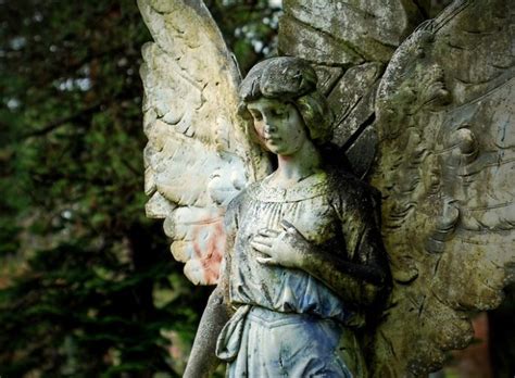 Beautiful Cemetery Sculptures (20 photos)