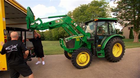 Borrowing Jason Aldeans Big Green Tractor Youtube