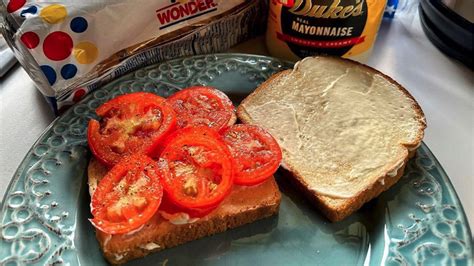 In The South Theres An Art To Making The Perfect Tomato Sandwich