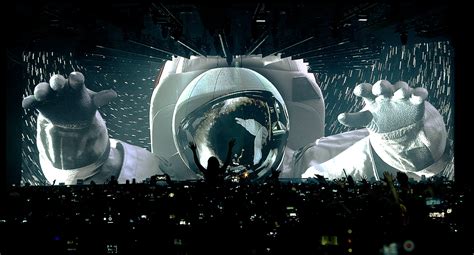 Eric Prydz Hints 2023 HOLO Tour - Stage Hoppers