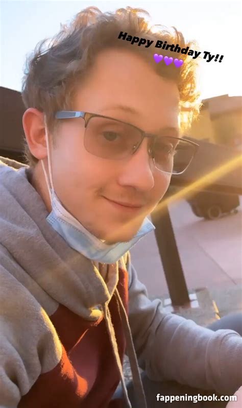 ASMR Darling Asmrdarling Nude The Fappening Photo FappeningBook