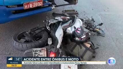 Motociclista fica ferido em acidente ônibus na Avenida Silva Lobo