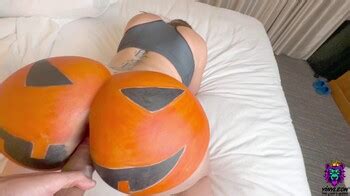 Amateur 2023 This Is How You Raw Anal Fuck A Huge Ass Halloween Pumpkin