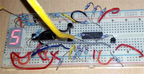 Music Rhythm Operated Dancing Light Using Leds And Transistors