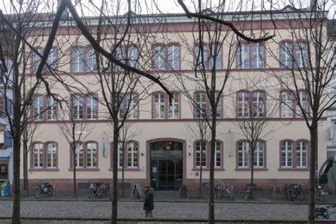 Freiburg Beim Museum für Natur und Mensch piepts In der