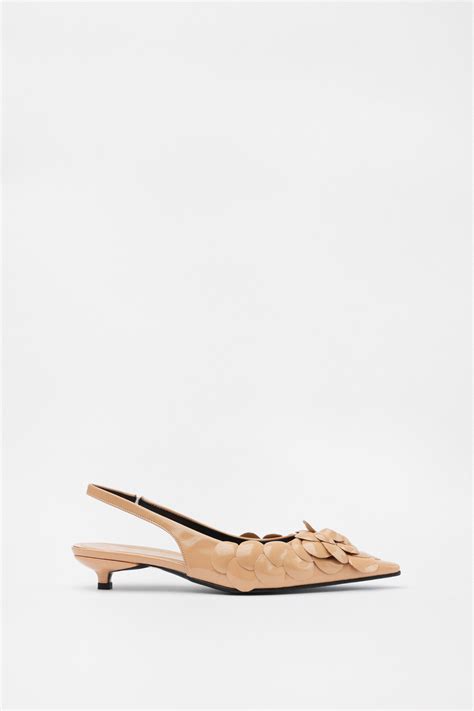 Çiçek Detaylı Arkası Açık Nude Rugan Kadın Topuklu lutvelizade tr