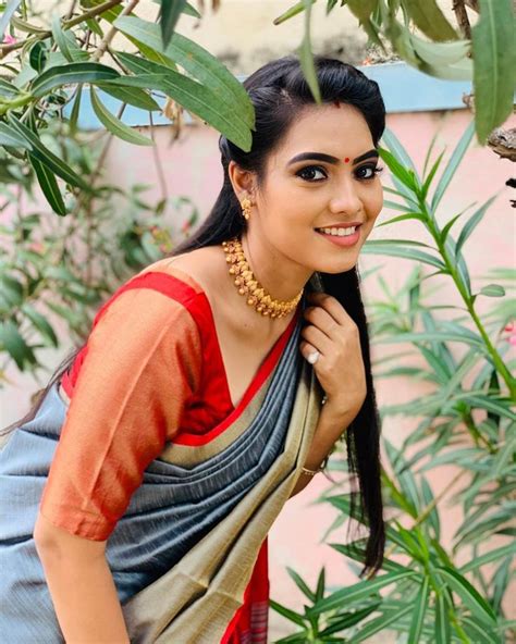 Pavithra Janani Beautiful Girl Image Senior Girl Poses Indian Girl