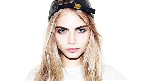 Why Blonde Hair and Dark Eyebrows Are the Perfect Pairing | Vogue