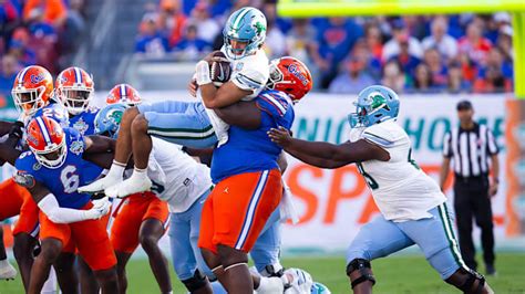 Desmond Watson, Florida's 449-Pound DL, Hits Heisman Pose After First ...