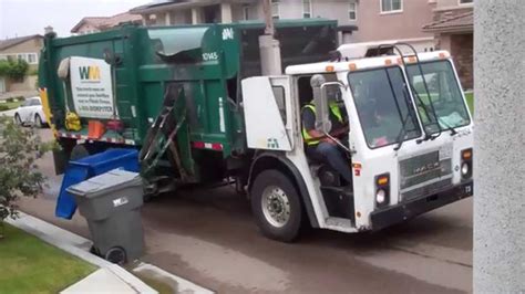 Wm Waste Management Mack Le Wittke Crocodile Garbage Truck Collecting