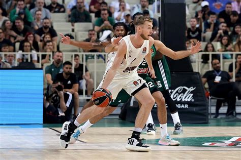 Fc Bayern Basketball Weltmeister Giffey Wird Zum Held Im Basketball