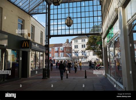 Das Montague Center Ist Das Größte Einkaufszentrum Der Stadt Worthing