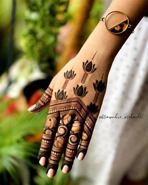 30 Best Mehndi Designs For Girls That Are Truly Striking