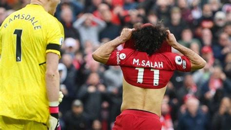 Juergen Klopp Bergaya Tak Mau Lihat Mo Salah Penalti Hasilnya Zonk