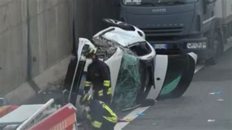 Milano Tragico Incidente Sulla A52 Tangenziale Nord 2 Morti E 2