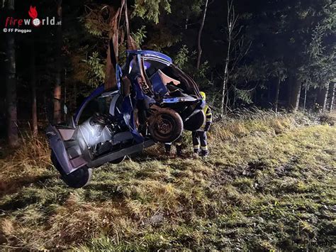 Stmk Fach Unfall Einsatz In Pinggau Pkw Bergung Klein Lkw Kracht