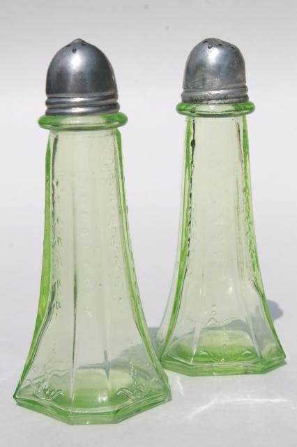 Vintage Green Depression Glass Salt And Pepper Shakers Anchor Hocking