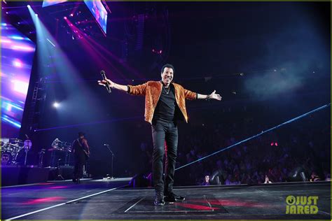 Lionel Richie Setlist for 2023 Tour Revealed After First Shows with ...