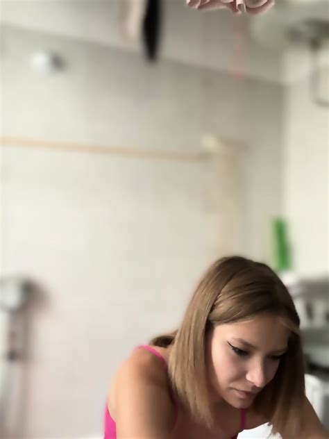 Sexy Blonde Annie 2024 05 18 120215