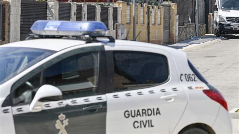 Detenido un menor de 17 años por asesinar a cuchilladas a su expareja