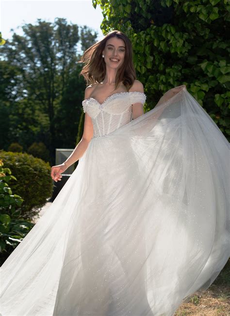 Off-Shoulder Sheath Wedding Dress with Pearls – HAREM's Brides