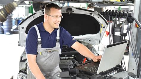 Stellenanzeige Karosserie Und Fahrzeugbaumechaniker In Ausbildung M