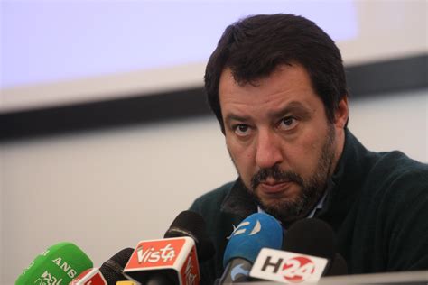 Voto di scambio in Sicilia Salvini Se qualcuno è poco onesto la Lega