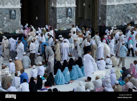 Al Haram Mosque Mecca Outside Hi Res Stock Photography And Images Alamy