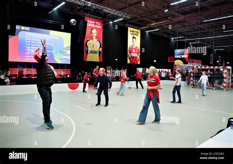 D Nische Und Norwegische Fans Vor Dem Ihf Handball Wm Spiel Zwischen