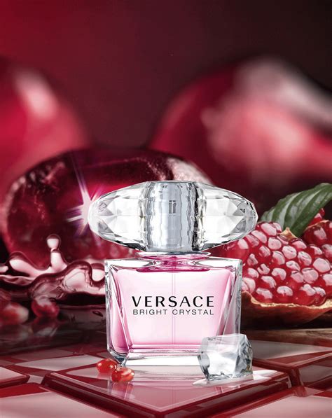 Versace Bright Crystal Hinterlässt Eine Zarte Blumige Spur Versace