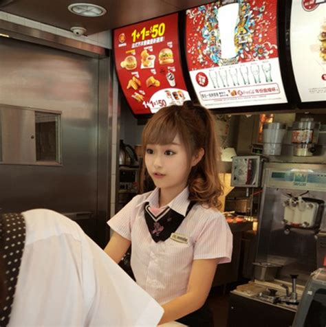 Hot Girl G R N G Y S T V Qu Xinh P