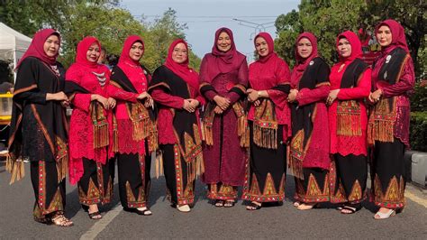 FOTO Busana Kebaya Di Parade Kebaya Nusantara