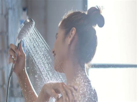 Should We Take Hot Shower Or Cold During Winter Season Know Precautions Suggested By Doctor