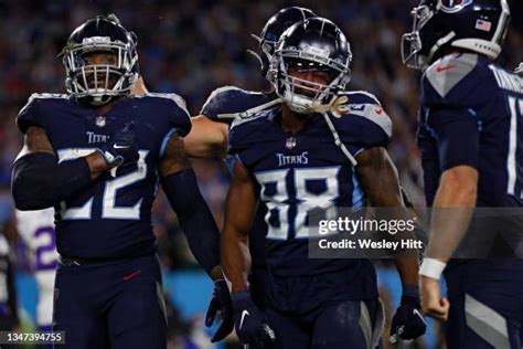 Derrick Henry Titans Photos and Premium High Res Pictures - Getty Images