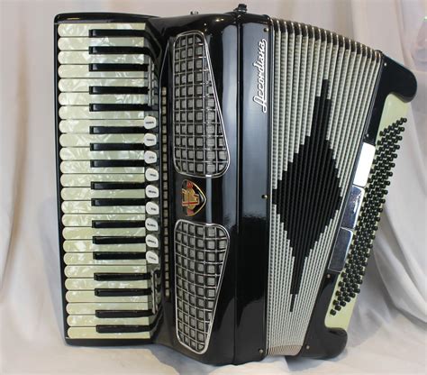 6314 Black Excelsior 320 Piano Accordion LMMH 41 120