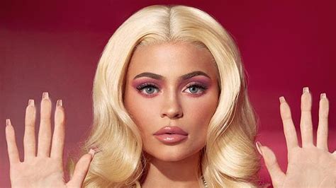 Kylie Jenner Shows Off New Razor Sharp Jawline Fans Claim Looks Like Wonky Prosthetics As She