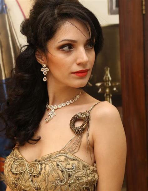 Clara Hot Bikini Image Gallery Images Photos Pics Cinemagigs