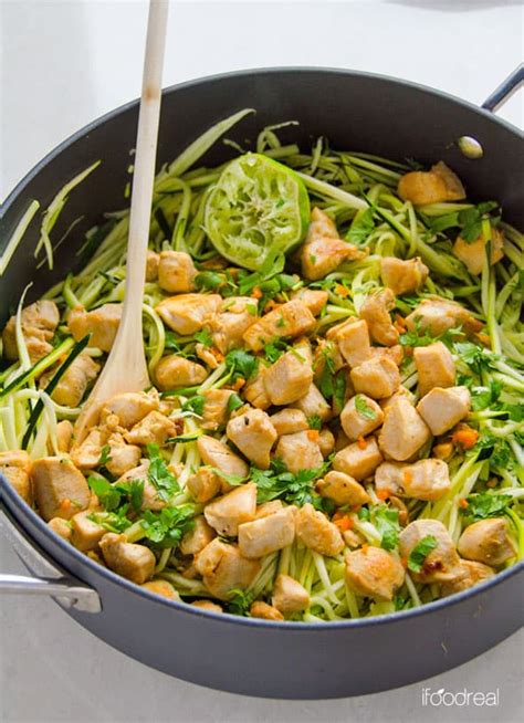 Fideos de Calabacín con Pollo Cilantro y Lima