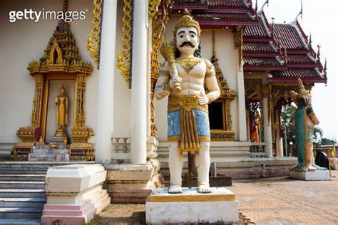 Kings Thao Wessuwan Or Vasavana Kuvera Giant Statue At Wat Tenplai