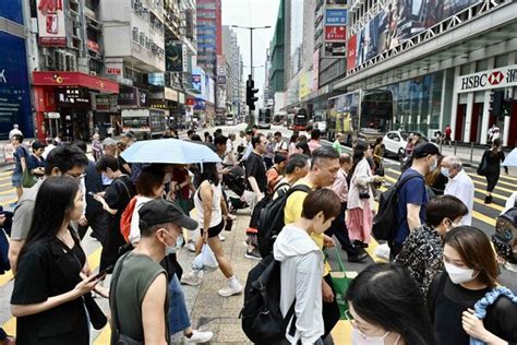 香港政府新聞網 本港年中人口約750萬