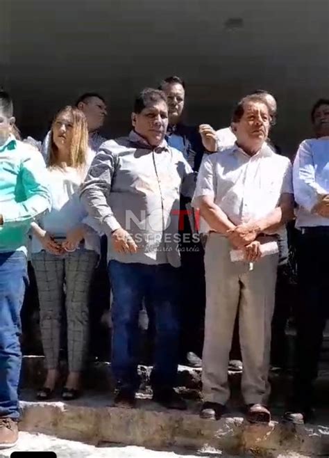 Renuncian al PRI Guerrero líderes municipales regidores integrantes